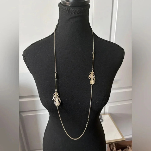 Estate Bundle of 4  Bohemian Gold Dainty Necklaces - Picture 5 of 11